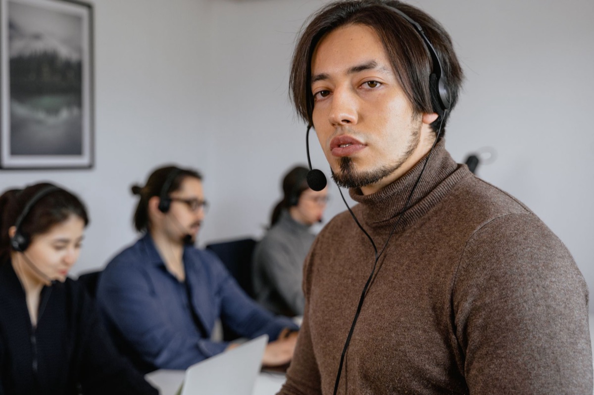 Fake bank call center operator