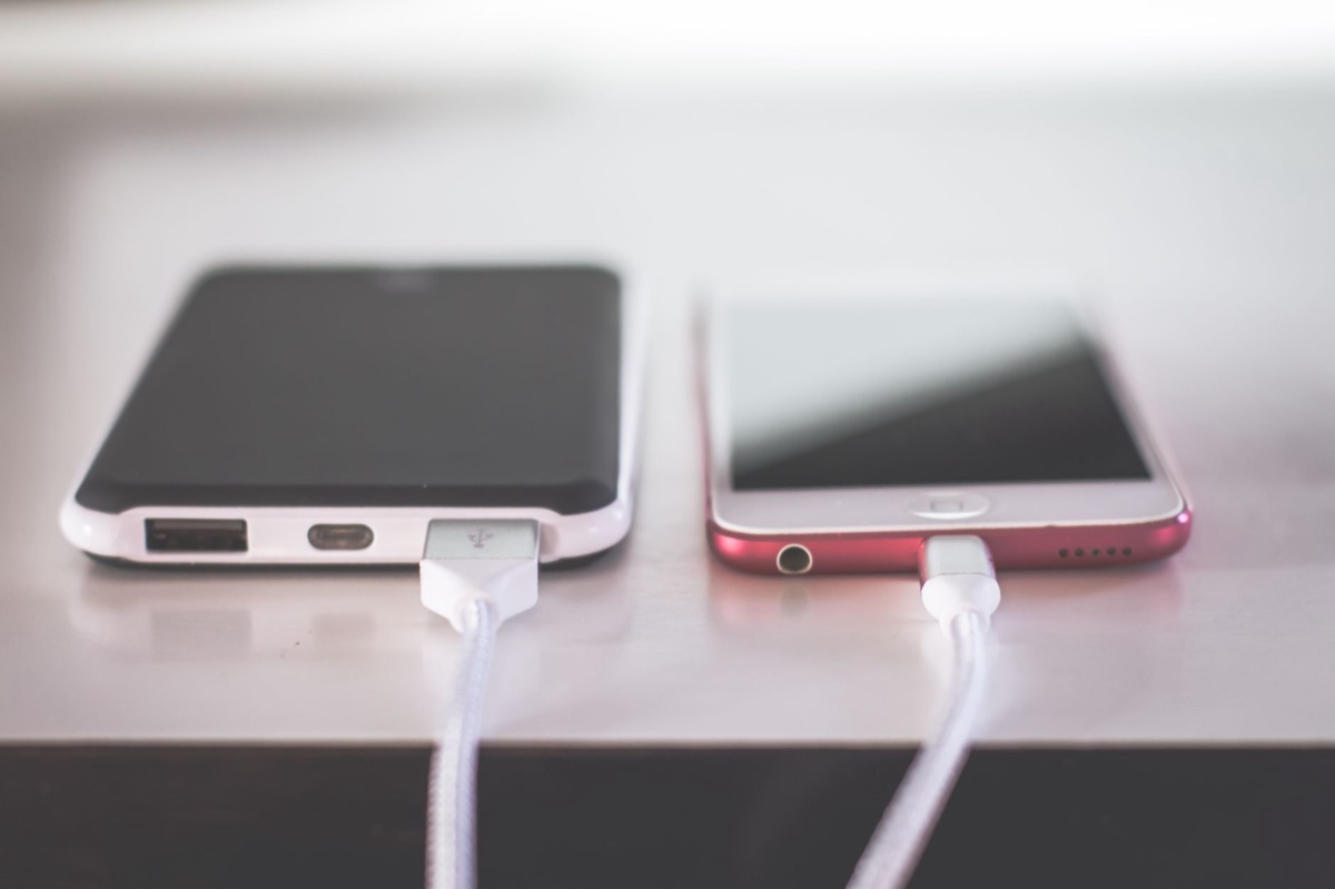 cable smartphone