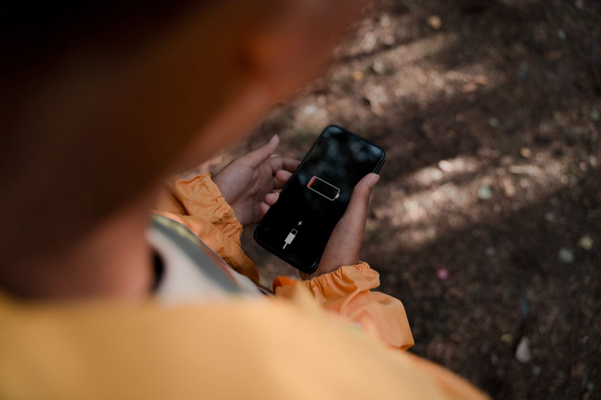 schermata smartphone con indicatore batteria