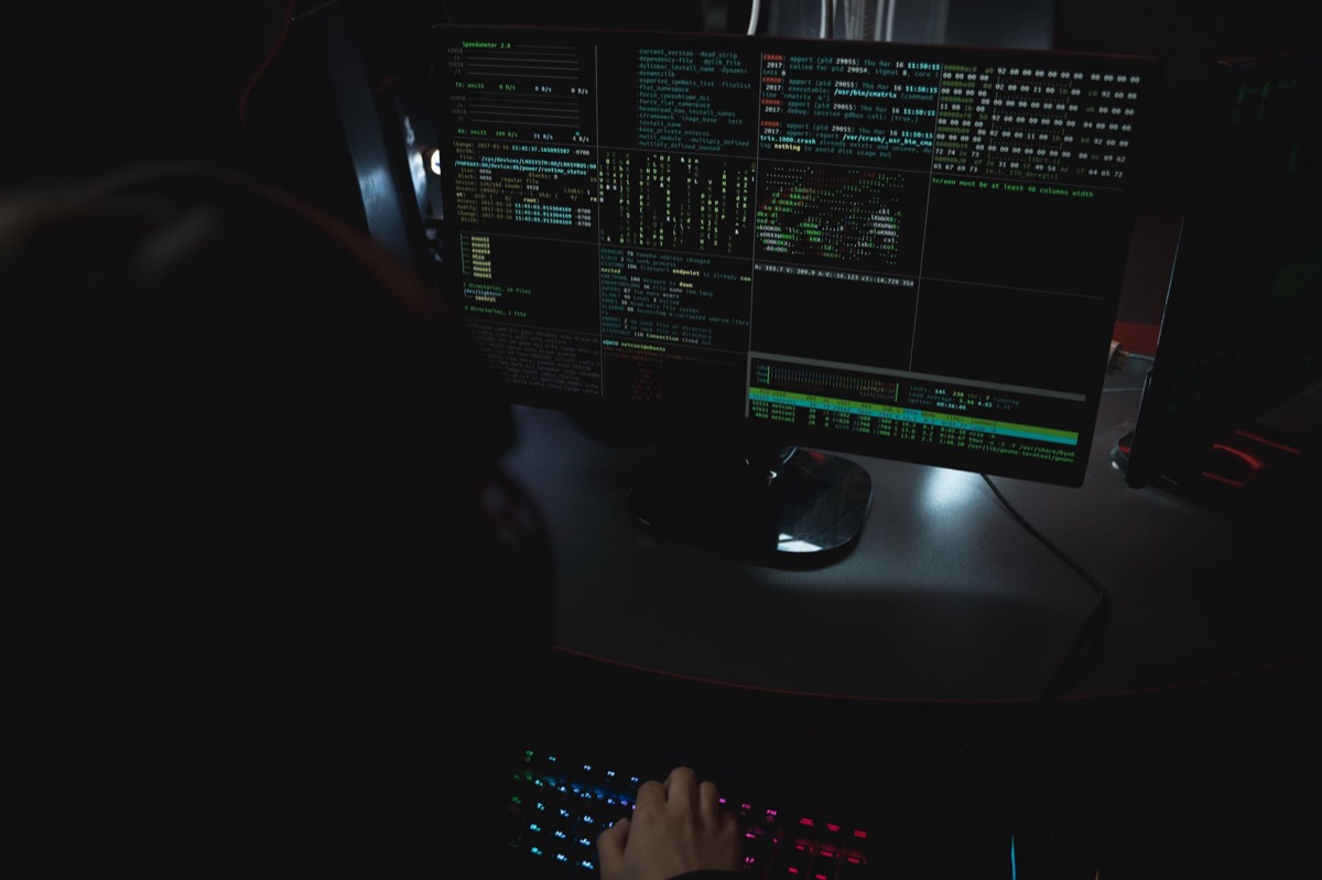 Protocolos de seguridad de Cyber Sec Hub en un entorno de respuesta a incidentes de ciberataques.
